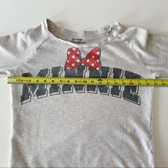 Disney Minnie Mouse 28 Crewneck graphic sweatshirt size small - Picture 7 of 8